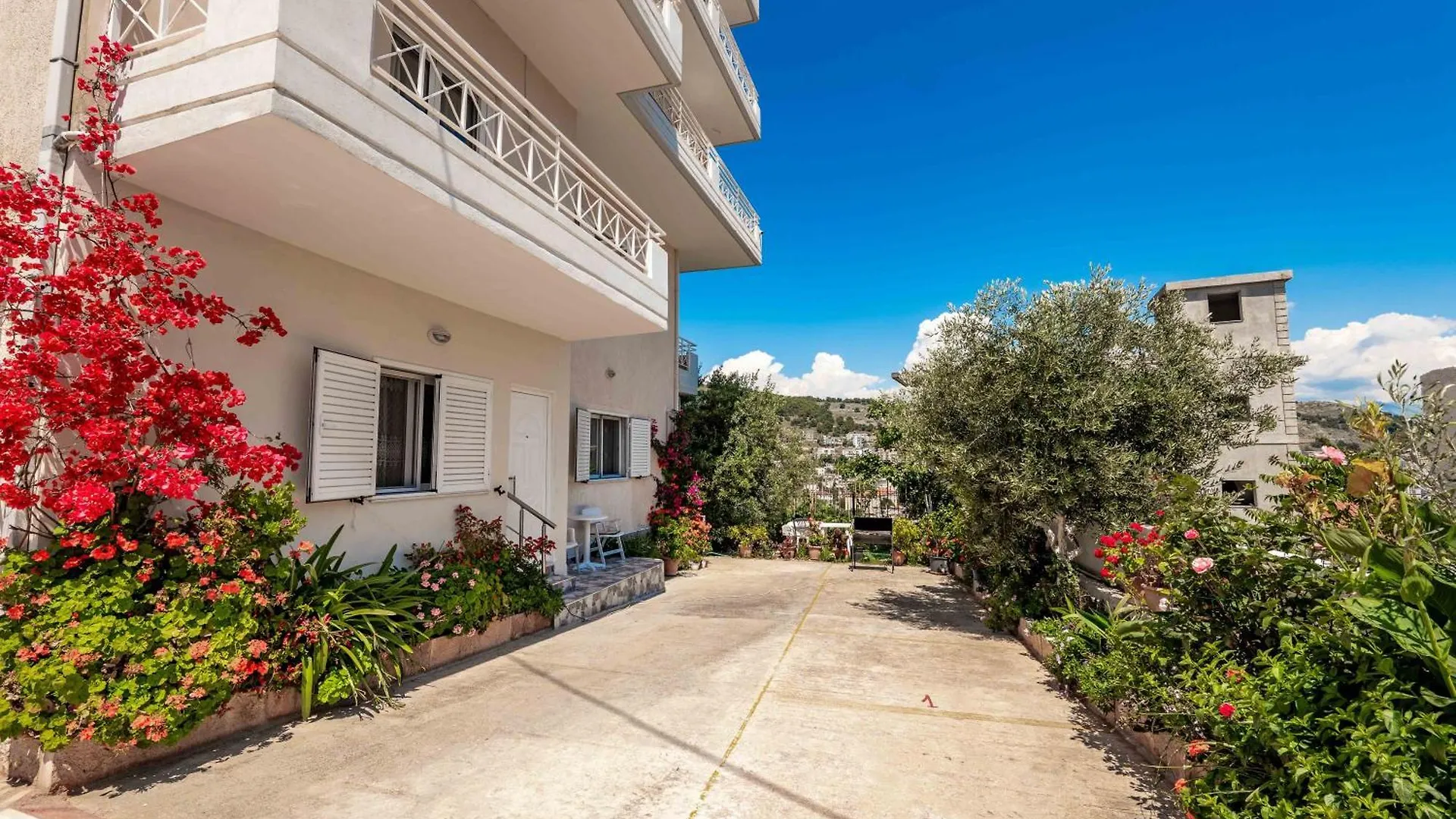 Mariana Apartments Sarande